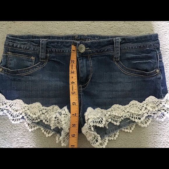 Almost Famous lace-trim denim shorts - Picture 3 of 7
